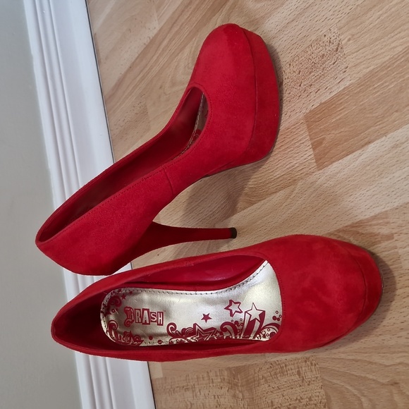 NWOT Red faux suede heels - Picture 1 of 7